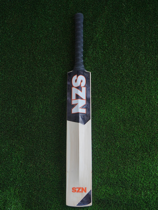 Adult (SH) Premium Cricket Bat - Thunder 770