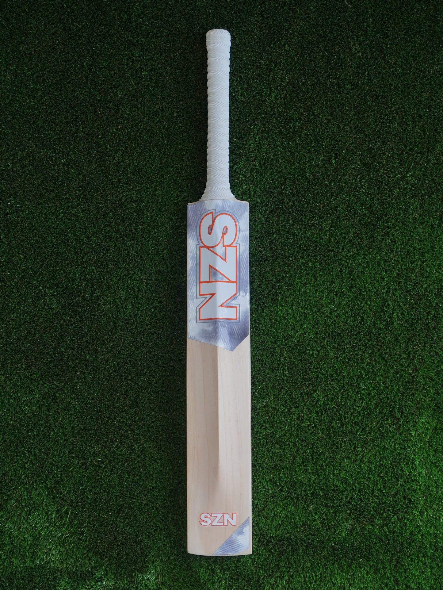 Adult (SH) Premium Cricket Bat - Storm 700