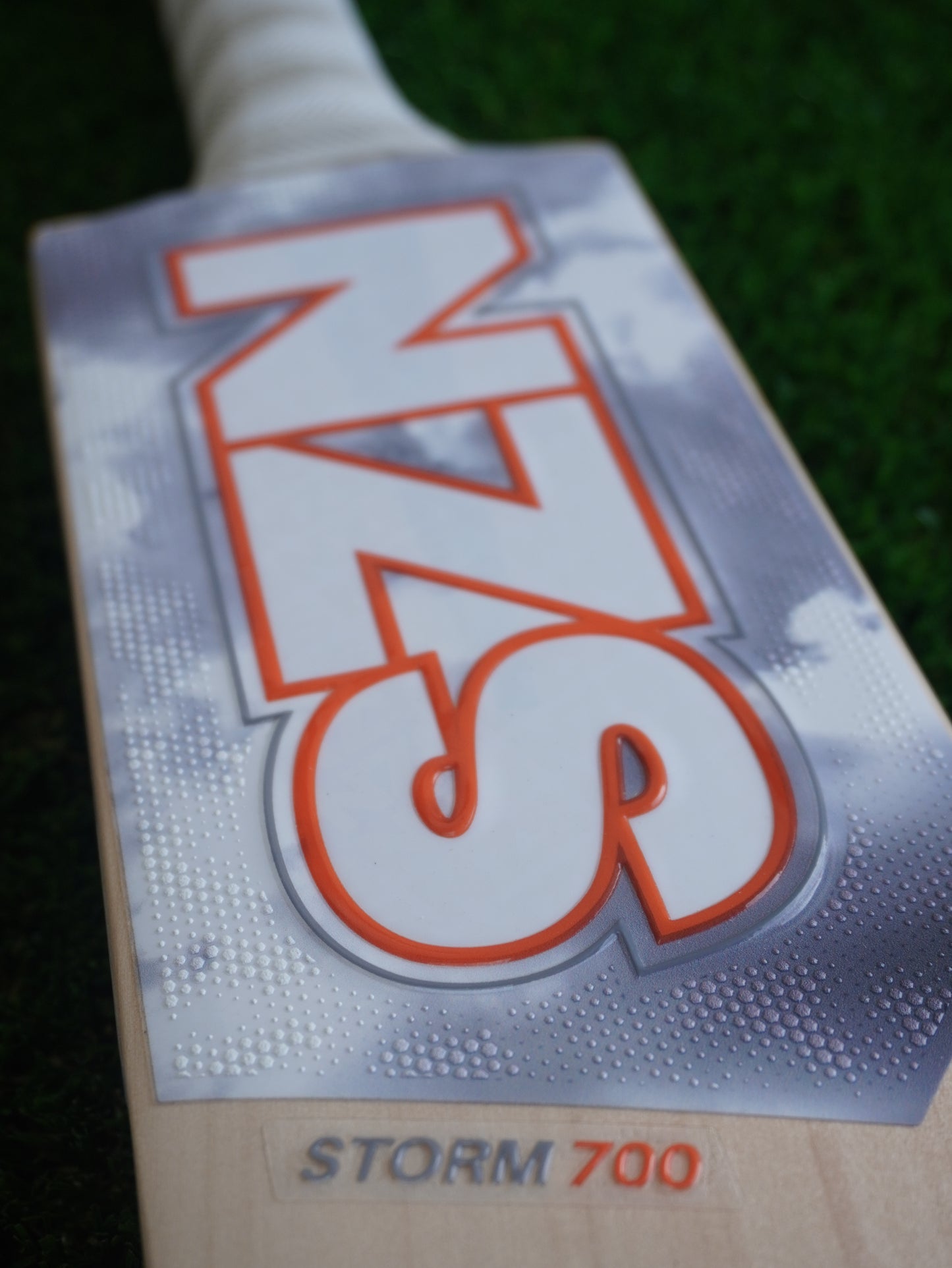 Adult (SH) Premium Cricket Bat - Storm 700